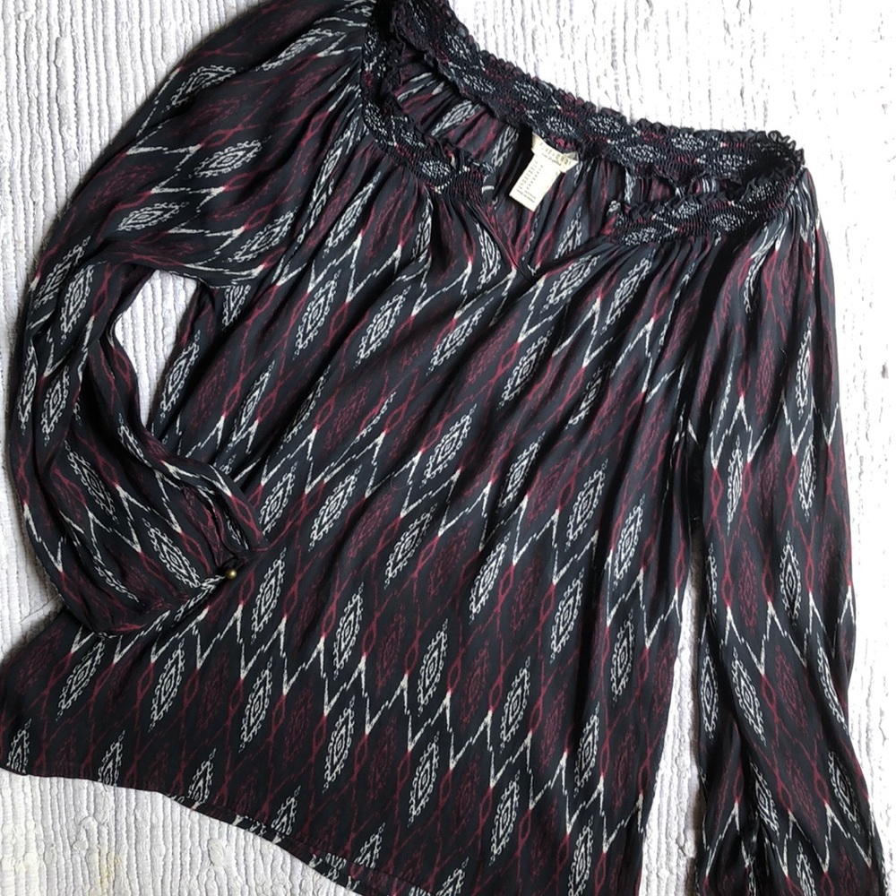 Navy burgundy blouse